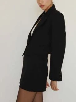 Blossom H CompanyIlli Crop Wool Blazer - Black 15 Blossom H CompanyIlli Crop Wool Blazer - Black -ULLA JOHNSON Clothing Shop Black Illi Crop Wool Blazer 20230831062534 1