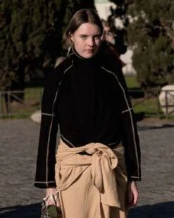 BaserangeCAMER TURTLENECK - Black