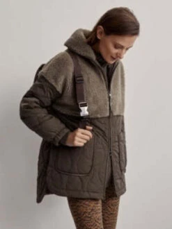 VarleyDerry Quilt Sherpa Jacket - Crocodile/Fallen Rock 9 VarleyDerry Quilt Sherpa Jacket - Crocodile/Fallen Rock -ULLA JOHNSON Clothing Shop Derry Quilt Sherpa Jacket 20231024011352 2