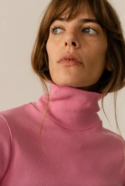 Donni.Rib Turtleneck - Bonbon -ULLA JOHNSON Clothing Shop Donni Rib Turtleneck Bonbon 20231006020724 1