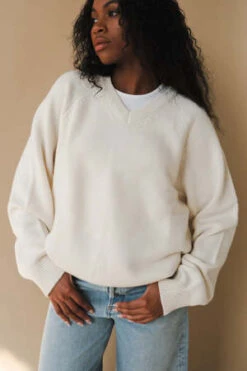 DunstMERINO WOOL V NECK SWEATER - Cream