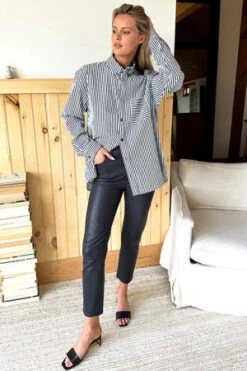 Emerson FryRyan Stripe Shirt - Black Stripe 9 Emerson FryRyan Stripe Shirt - Black Stripe -ULLA JOHNSON Clothing Shop EMERSON FRY RYAN STRIPE SHIRT 20231011022947 2