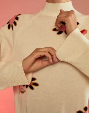 CYNTHIA ROWLEYFlor Cashmere Sweater - White Multi 8 CYNTHIA ROWLEYFlor Cashmere Sweater - White Multi - Image 6