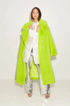 Simon MillerFoxy Jetz Coat - Muscat Grape 13 Simon MillerFoxy Jetz Coat - Muscat Grape -ULLA JOHNSON Clothing Shop Foxy Jetz Coat in Muscat Grape 20231025223056 2