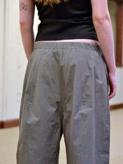 Lauren ManoogianDuvet Pants - Lead -ULLA JOHNSON Clothing Shop Lauren Manoogian Duvet Pants Lead 20231023225647 2