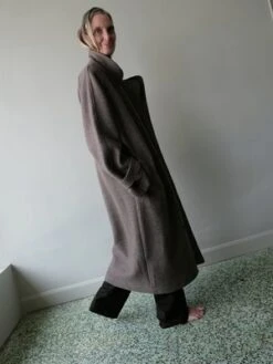 Monique Van HeistRAGLAN COAT - BROWN MELANGE -ULLA JOHNSON Clothing Shop MONIQUE VAN HEIST RAGLAN COAT IN BROWN MELANGE 20231028133115