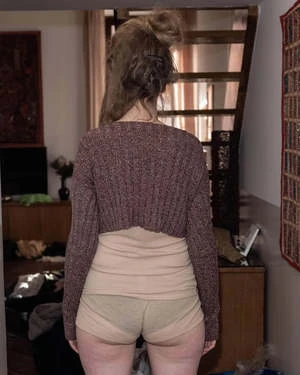 BaserangeMacau Crop Pullover - Burgundy Melange 4 BaserangeMacau Crop Pullover - Burgundy Melange - Image 2