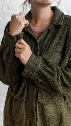 En CremeOzzy Shacket - Olive -ULLA JOHNSON Clothing Shop Ozzy shacket Olive 20231024202141 2