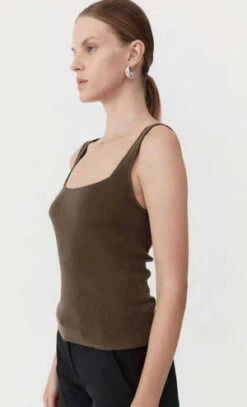 St. AgniSQUARE NECK KNIT SINGLET - KELP 9 St. AgniSQUARE NECK KNIT SINGLET - KELP -ULLA JOHNSON Clothing Shop ST AGNI SQUARE NECK KNIT SINGLET IN KELP 20231101005711 1