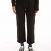 Donni.Scallop Cropped Simple Pant - Black