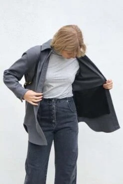 AniánThe Painters Coat - Wolf 11 AniánThe Painters Coat - Wolf -ULLA JOHNSON Clothing Shop The Painters Coat Wolf 20221213211102 1