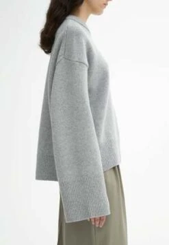 House Of DagmarWool Crewneck - Grey 9 House Of DagmarWool Crewneck - Grey -ULLA JOHNSON Clothing Shop Wool Crewneck Grey 20231006162631 2