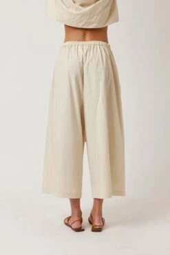 A MenteCropped Cotton Pants - Beige -ULLA JOHNSON Clothing Shop amente Cropped Cotton Pants Beige 20230728194348 2